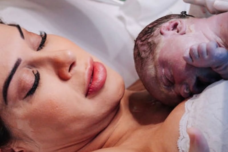 Maíra Cardi revela momento difícil no parto de Eloah: “Sem respirar” - A influenciadora decidiu abrir uma caixinha de perguntas e compartilhou um relato tocante