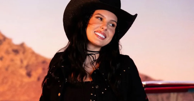 Ana Castela lança sua primeira coleção de maquiagem com a Avon - Uma coleção feita com a alma da Boiadeira