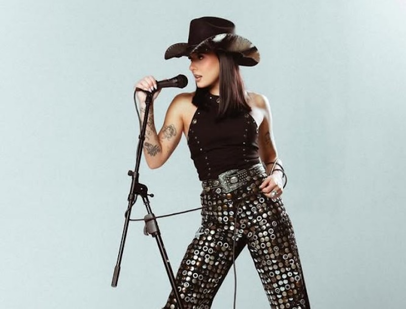 Ana Castela faz mistério sobre futuro: Vem aí a boiadeira... - Ana Castela intriga fãs com anúncio misterioso nas redes sociais