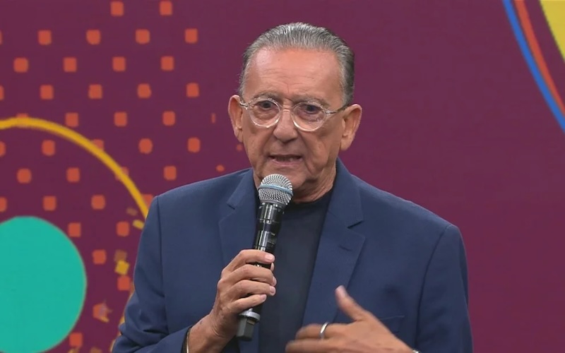 Galvão Bueno é internado com pneumonia em hospital de São Paulo - O renomado narrador esportivo foi internado em uma unidade de saúde de prestígio